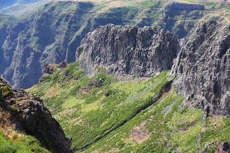 Pico do Areeiro 1818米山区-马德里